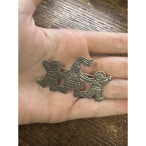 Save the Children EFS Mexico Sterling Silver Children Holding Hands Brooch‎ 189 - Picture 6 of 6